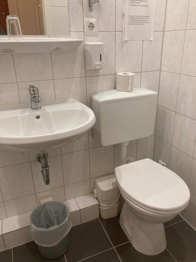 City Hotel Am Kurfuerstendamm Berlin Bagian luar foto