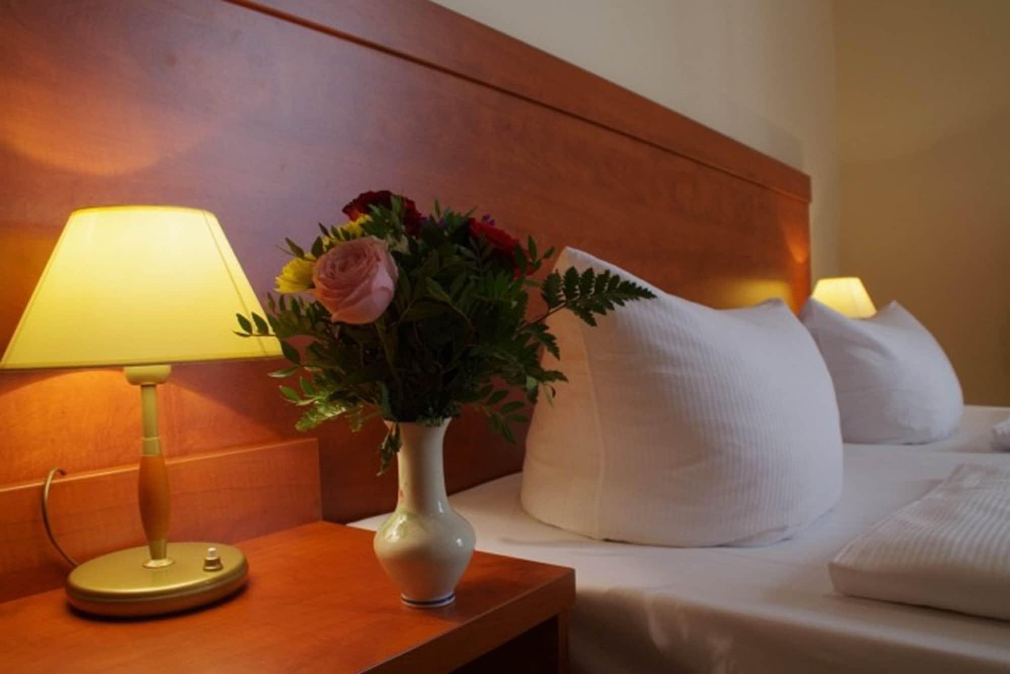 City Hotel Am Kurfuerstendamm Berlin Bagian luar foto