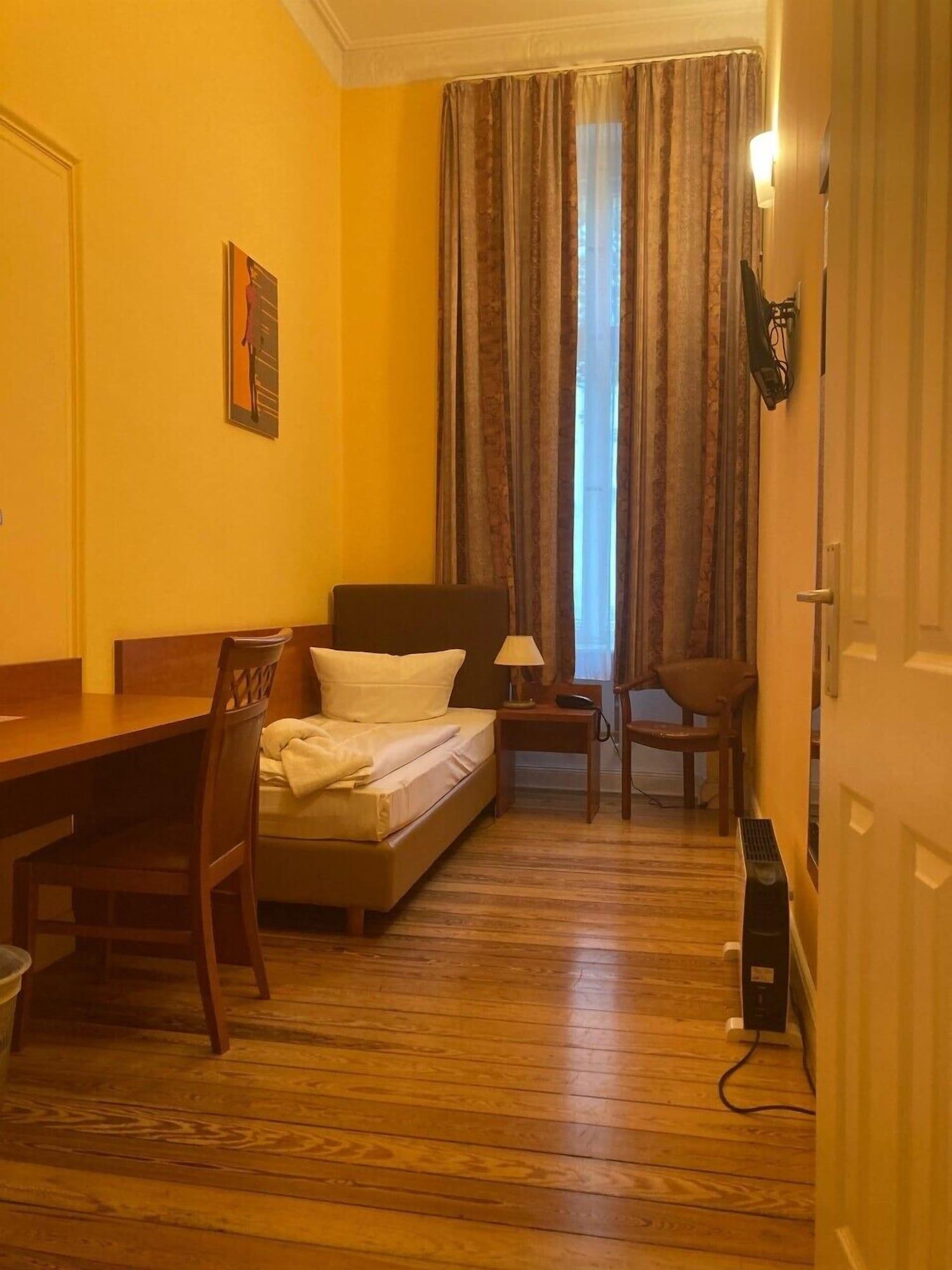 City Hotel Am Kurfuerstendamm Berlin Bagian luar foto
