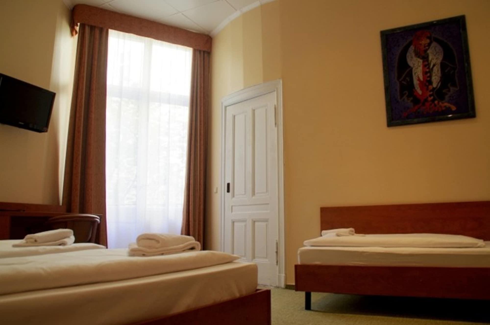 City Hotel Am Kurfuerstendamm Berlin Bagian luar foto