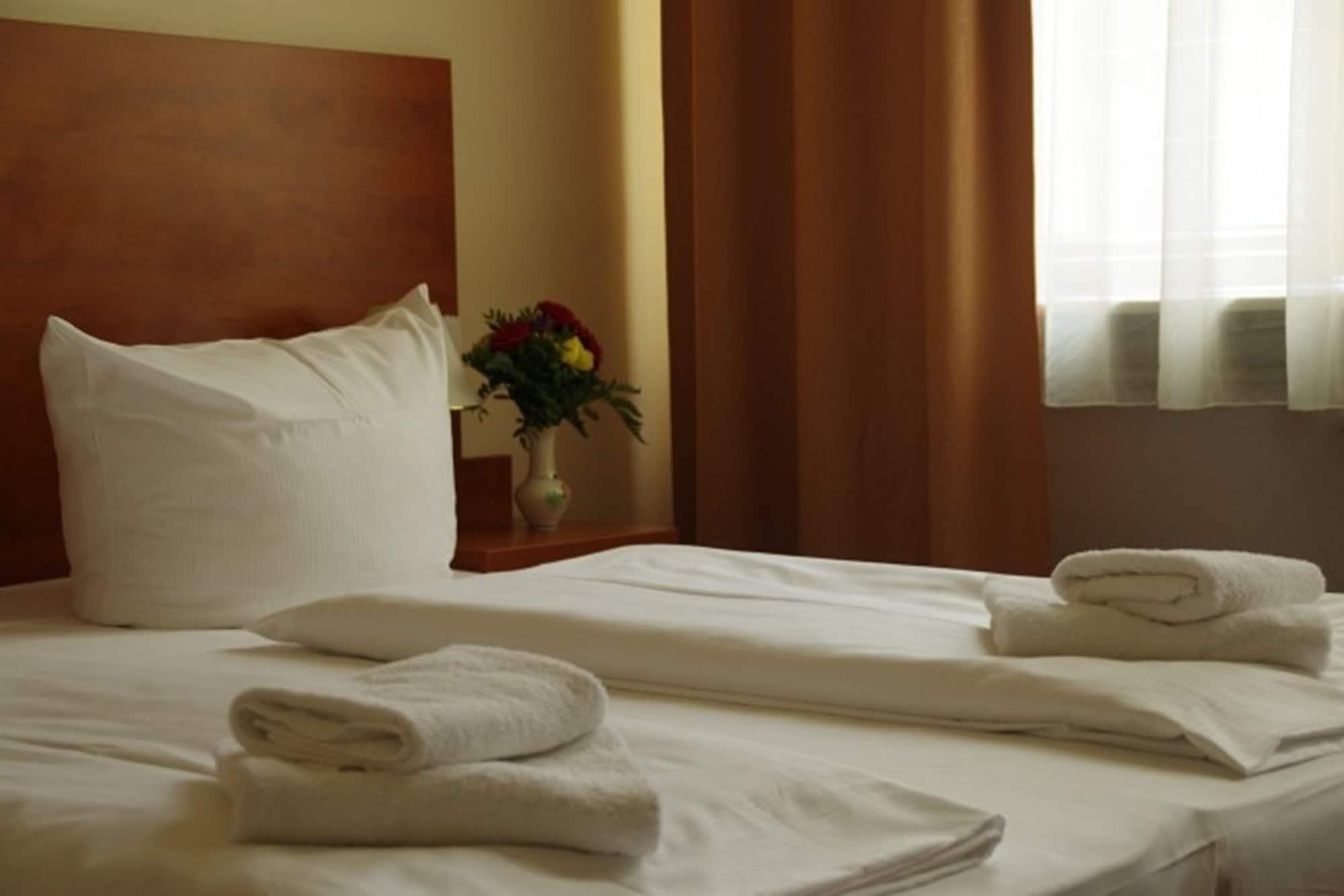 City Hotel Am Kurfuerstendamm Berlin Bagian luar foto