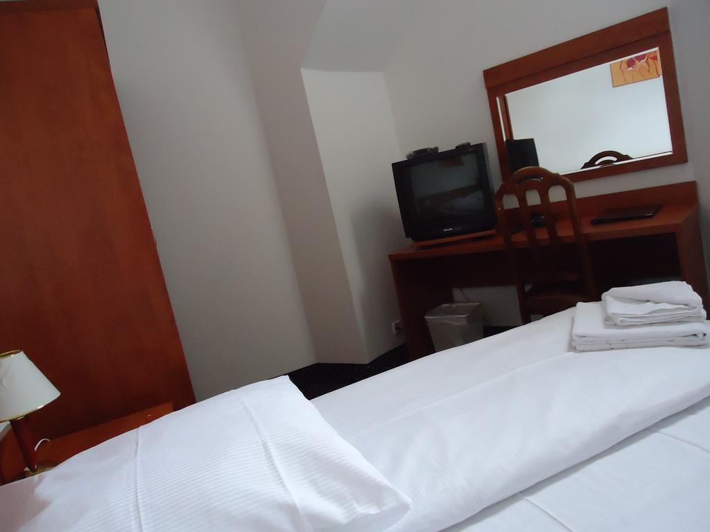 City Hotel Am Kurfuerstendamm Berlin Bagian luar foto