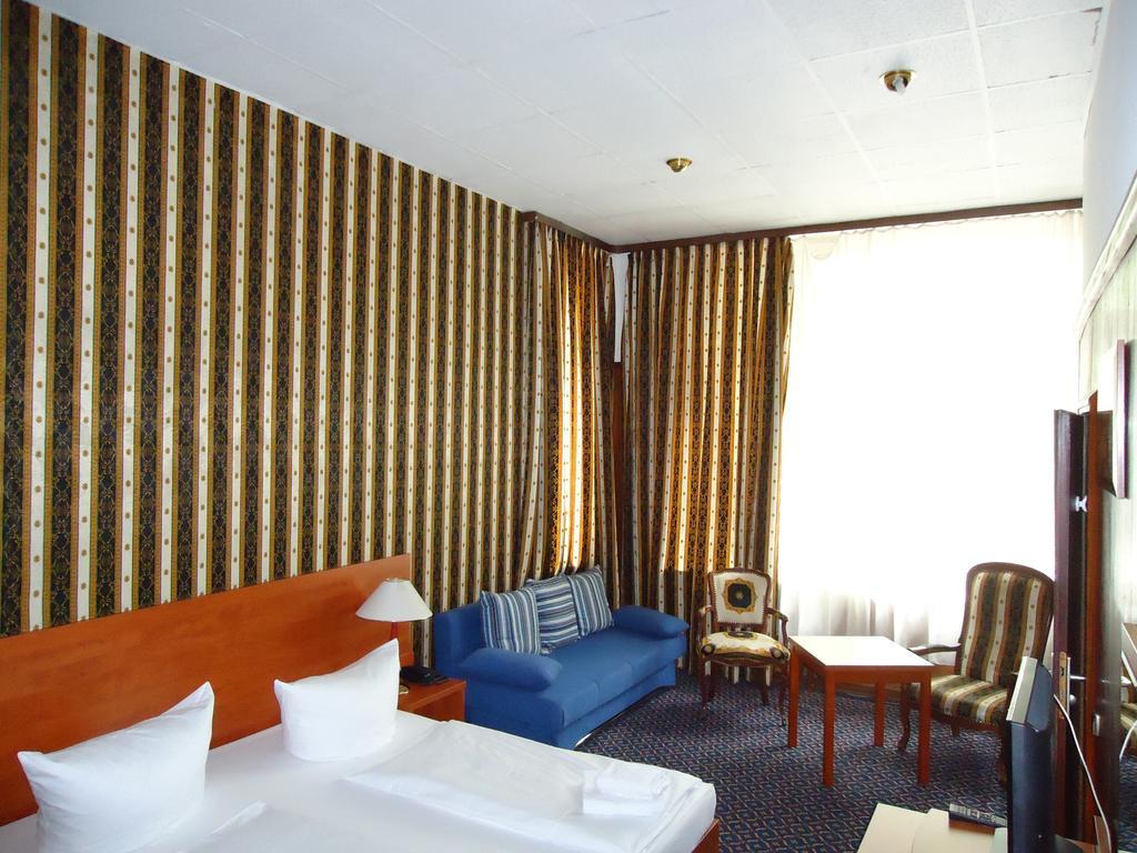 City Hotel Am Kurfuerstendamm Berlin Bagian luar foto