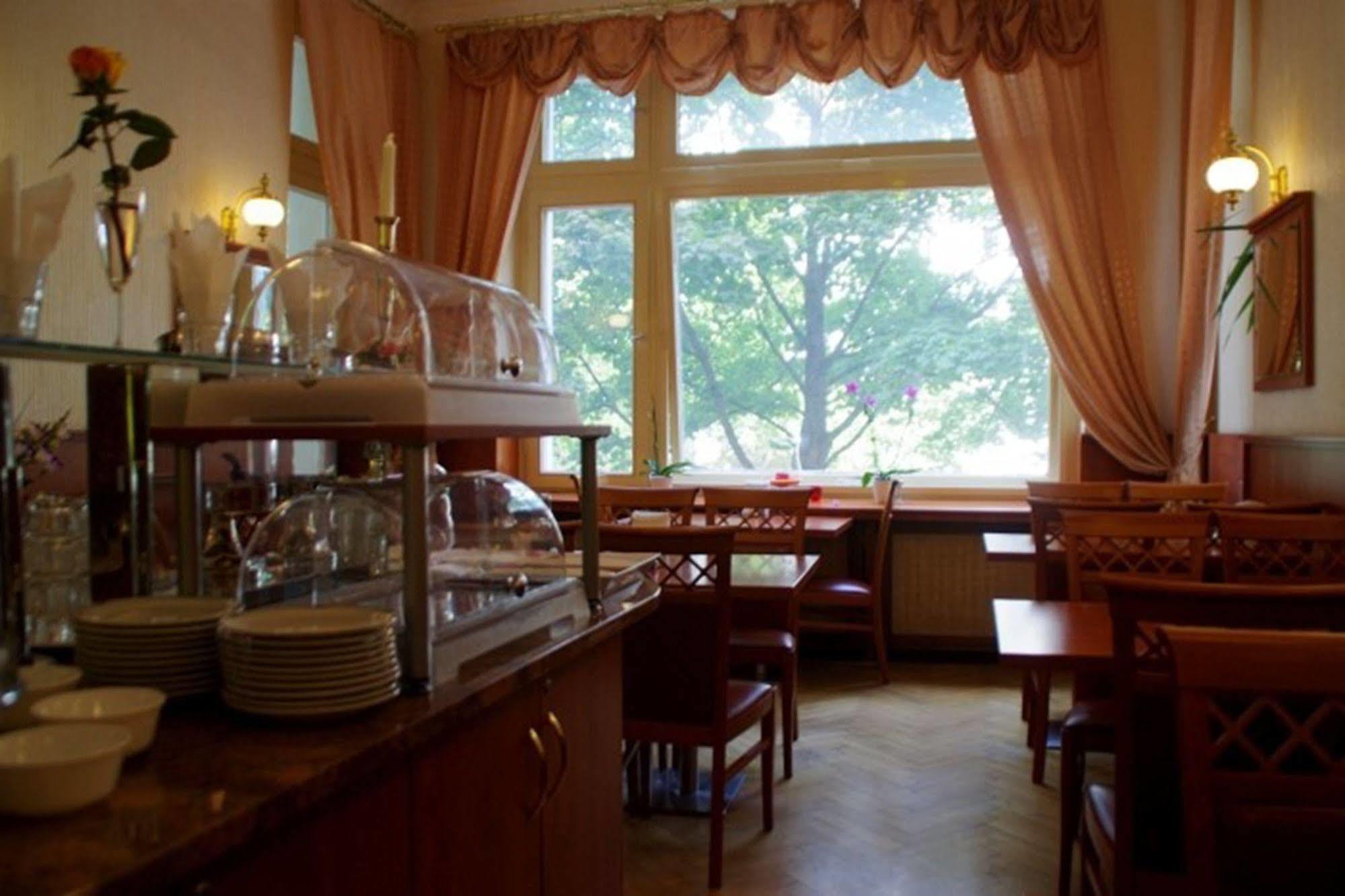 City Hotel Am Kurfuerstendamm Berlin Bagian luar foto